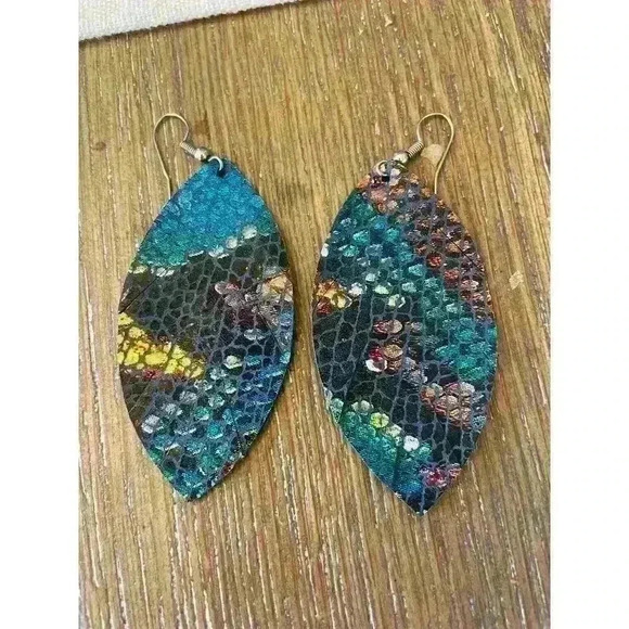 Bundle (4) of Homemade Boutique Leather Earrings - Picture 3 of 5